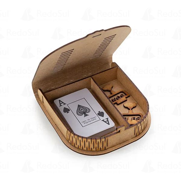 Kit Churrasco Personalizado com copos e jogo de baralho