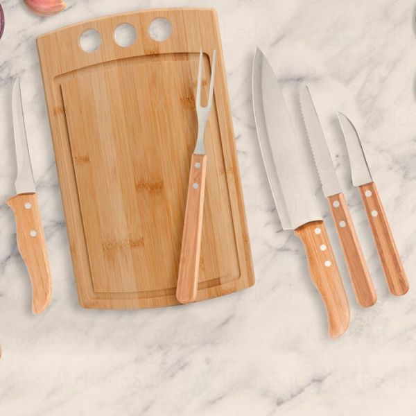 Kit Churrasco Personalizado com 5 Peças e Tábua