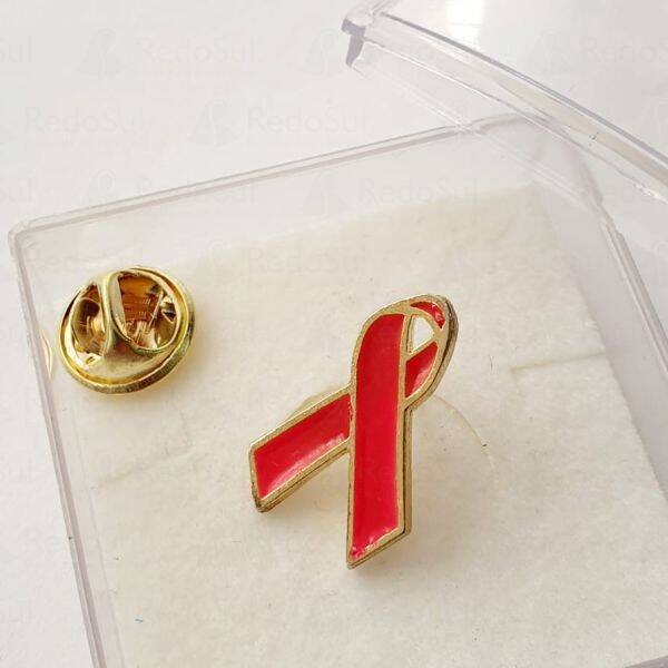 Pin em Metal Recortado