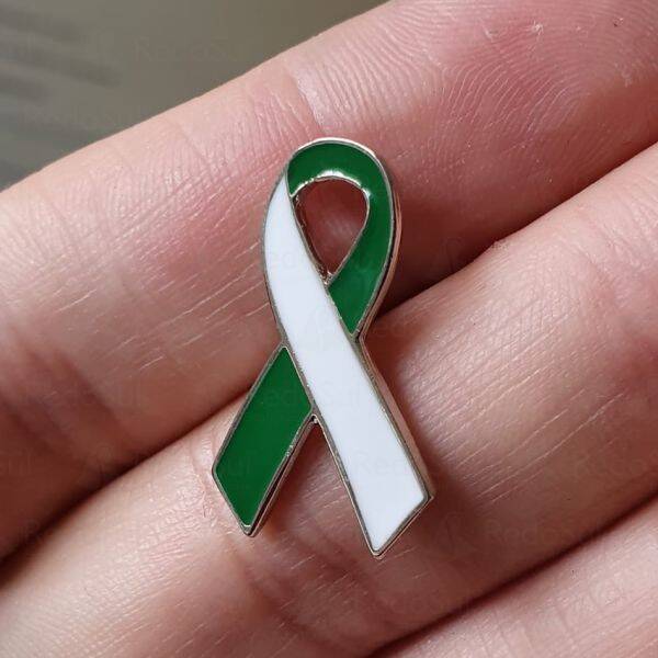 Pin em Metal Recortado