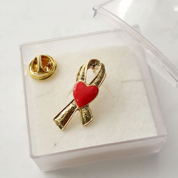 Pin em Metal Recortado